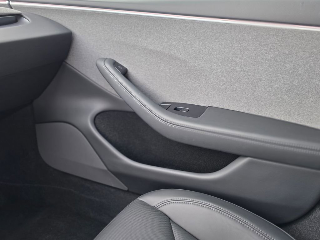 Used 2024 Tesla Model 3 Standard Range image 25