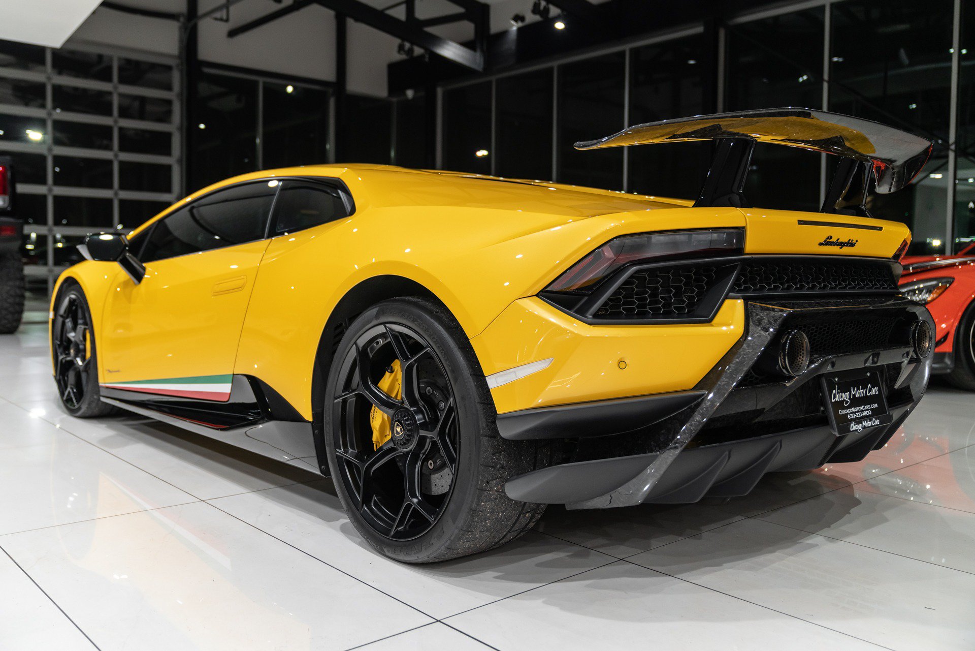 Used 2018 Lamborghini Huracan Performante AWD/4WD image 35