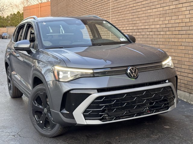 New 2025 Volkswagen Taos SEL image 28