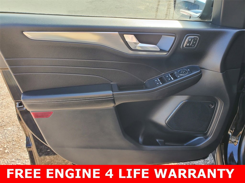 Used 2021 Ford Escape Titanium w/ Class II Trailer Tow Package image 8