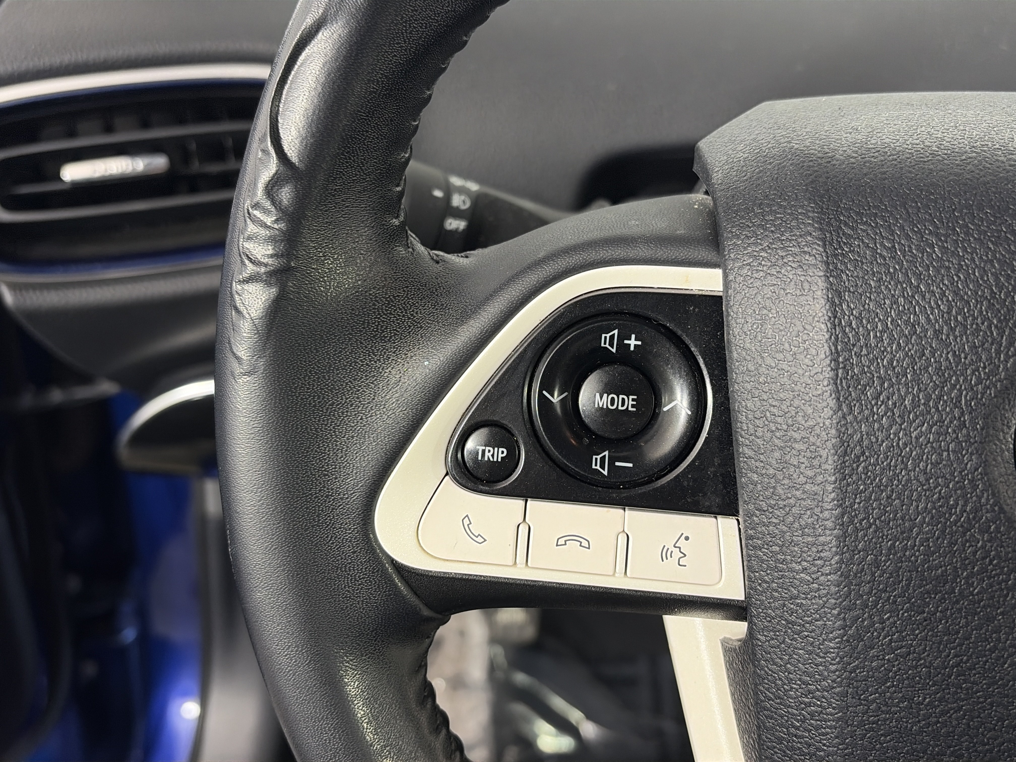 Used 2018 Toyota Prius Four Touring FWD image 29