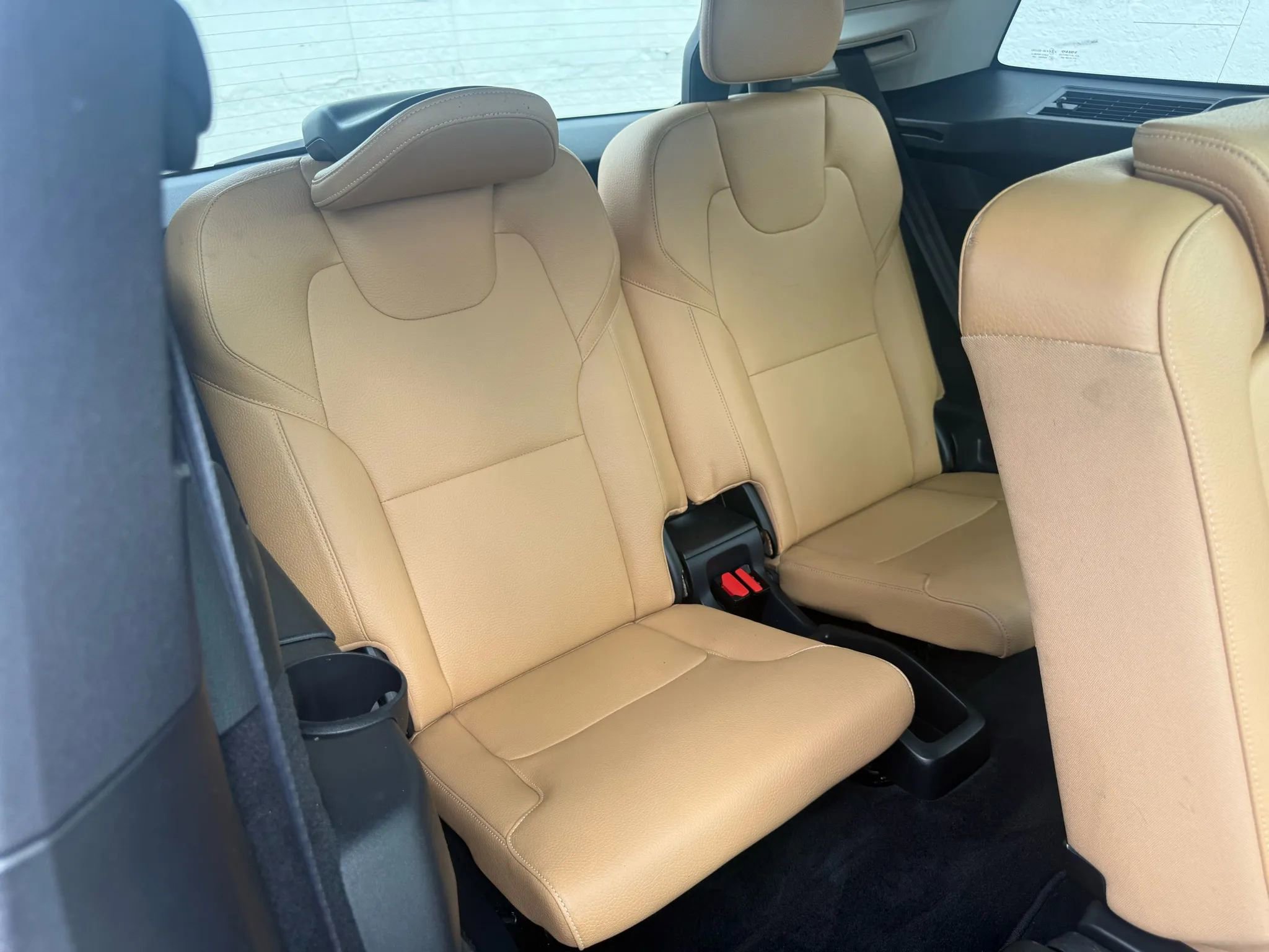 Used 2016 Volvo XC90 T6 Momentum AWD/4WD image 28