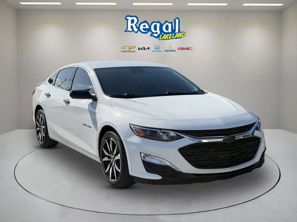 Used 2024 Chevrolet Malibu RS FWD image 1