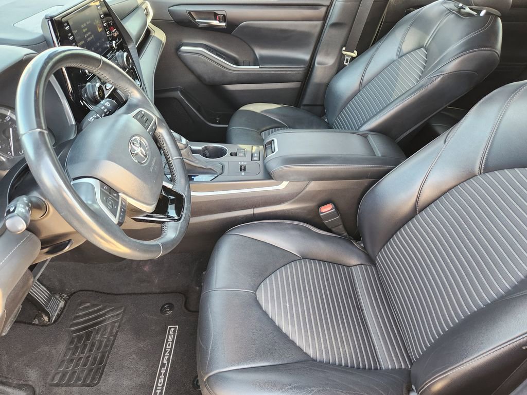 Used 2022 Toyota Highlander XSE image 15