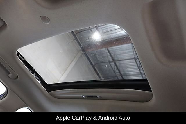 Used 2022 Hyundai Venue SEL FWD image 9