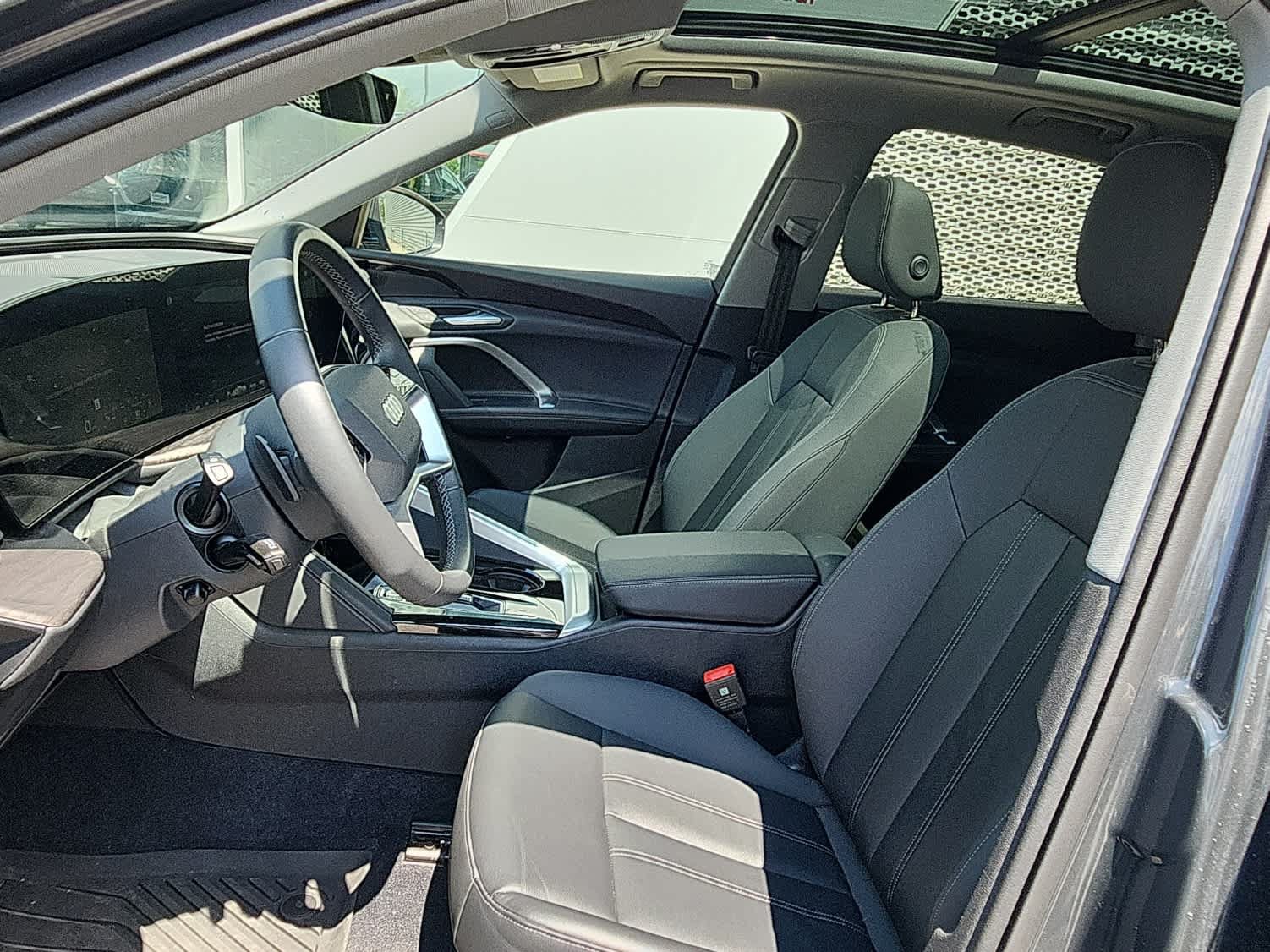 Certified 2025 Audi Q5 Premium w/ Convenience Package AWD/4WD image 4