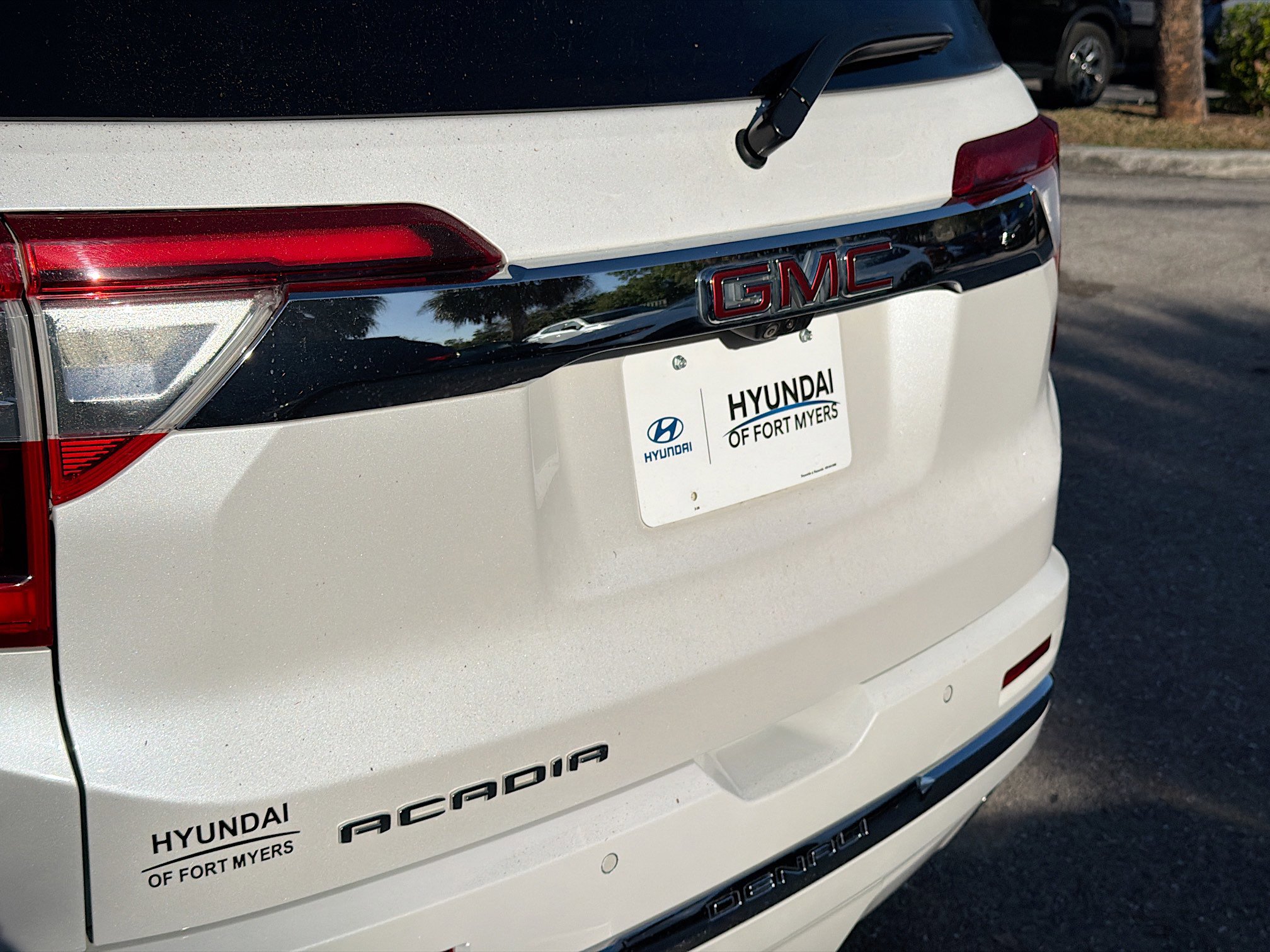 Used 2020 GMC Acadia Denali w/ Technology Package image 11