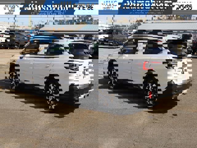 Used 2022 Subaru Outback Touring image 6