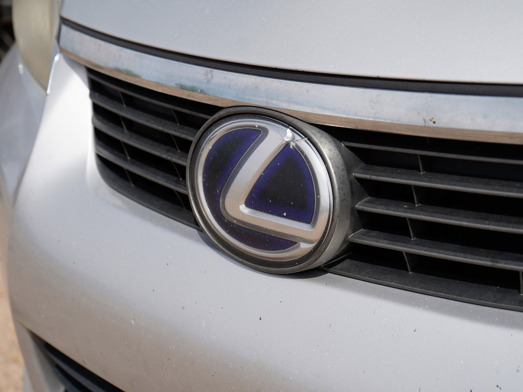 Used 2012 Lexus CT 200h Premium w/ Premium Audio Pkg FWD image 2