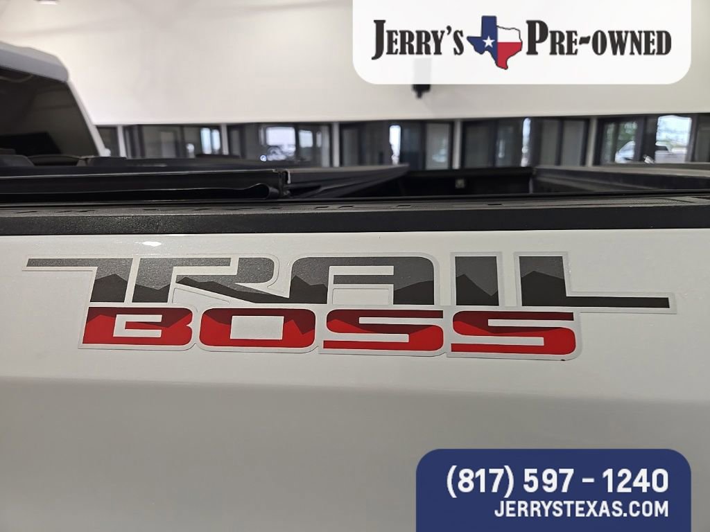 Used 2020 Chevrolet Silverado 1500 LT Trail Boss AWD/4WD image 9