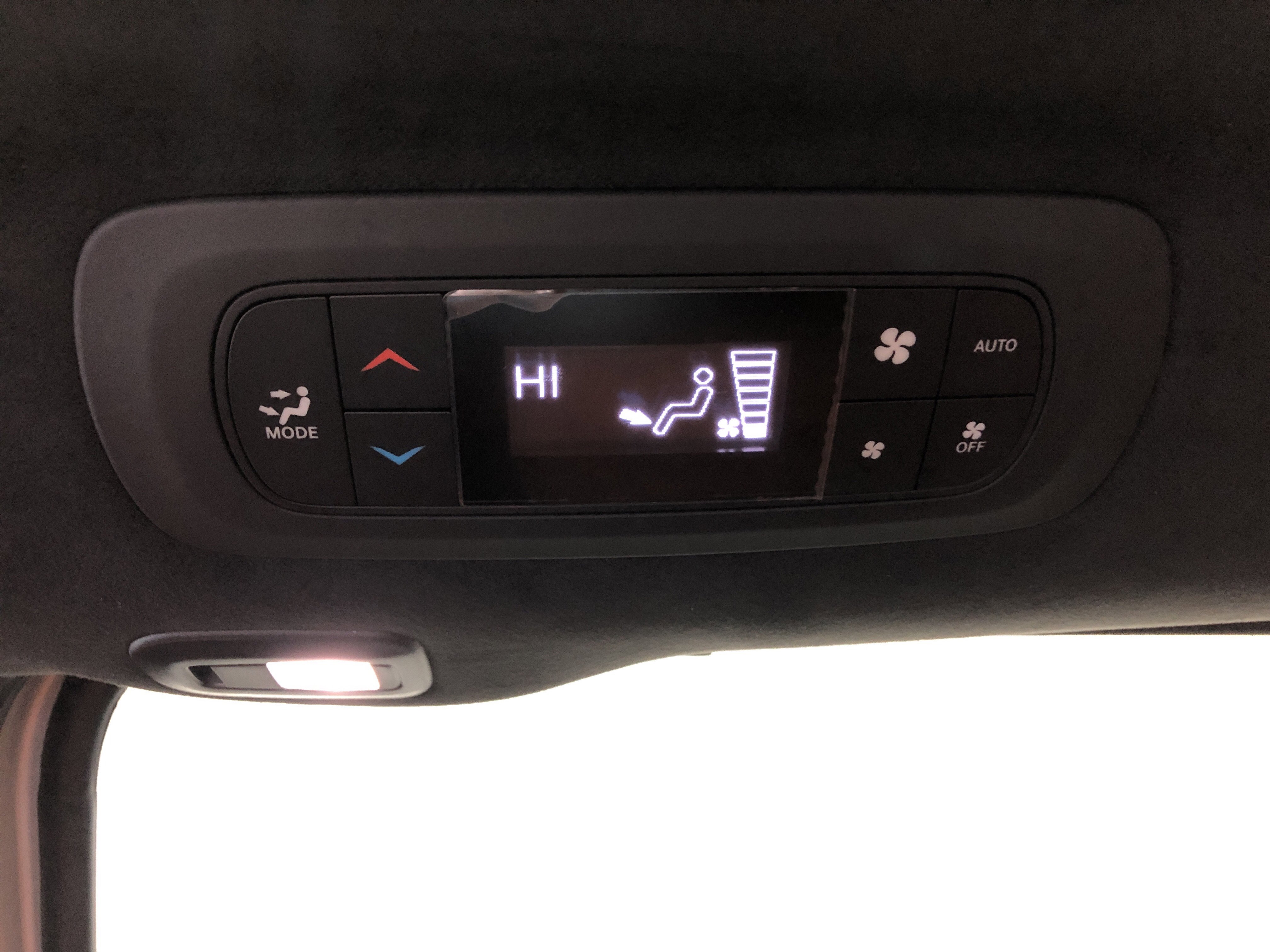 Certified 2024 Chrysler Pacifica Pinnacle w/ Trailer Tow Group AWD/4WD image 18