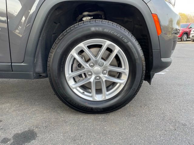 Used 2025 Jeep Grand Cherokee L Laredo image 36
