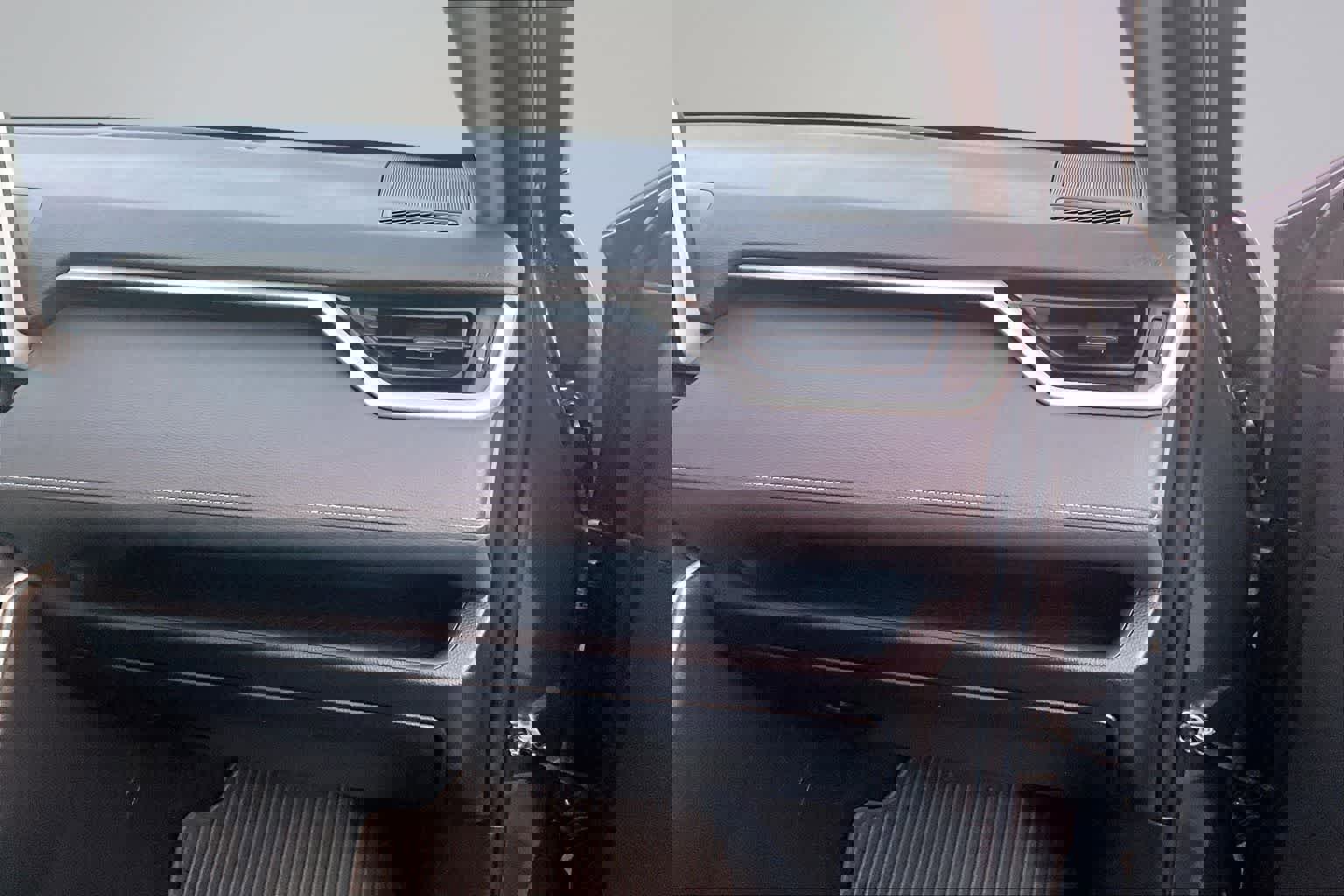 Used 2024 Toyota RAV4 XLE w/ Convenience Package image 24