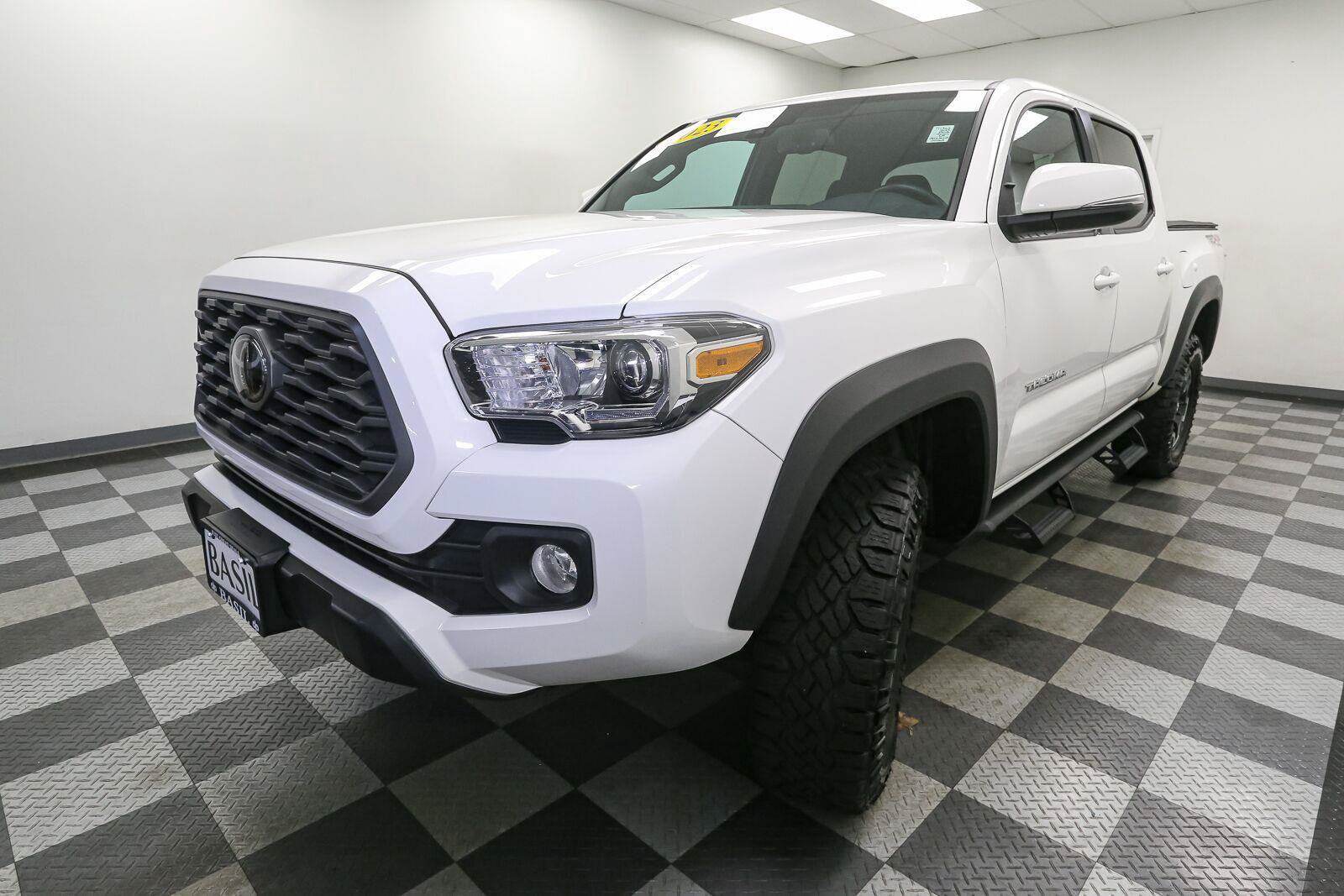 Used 2023 Toyota Tacoma TRD Off-Road AWD/4WD image 4