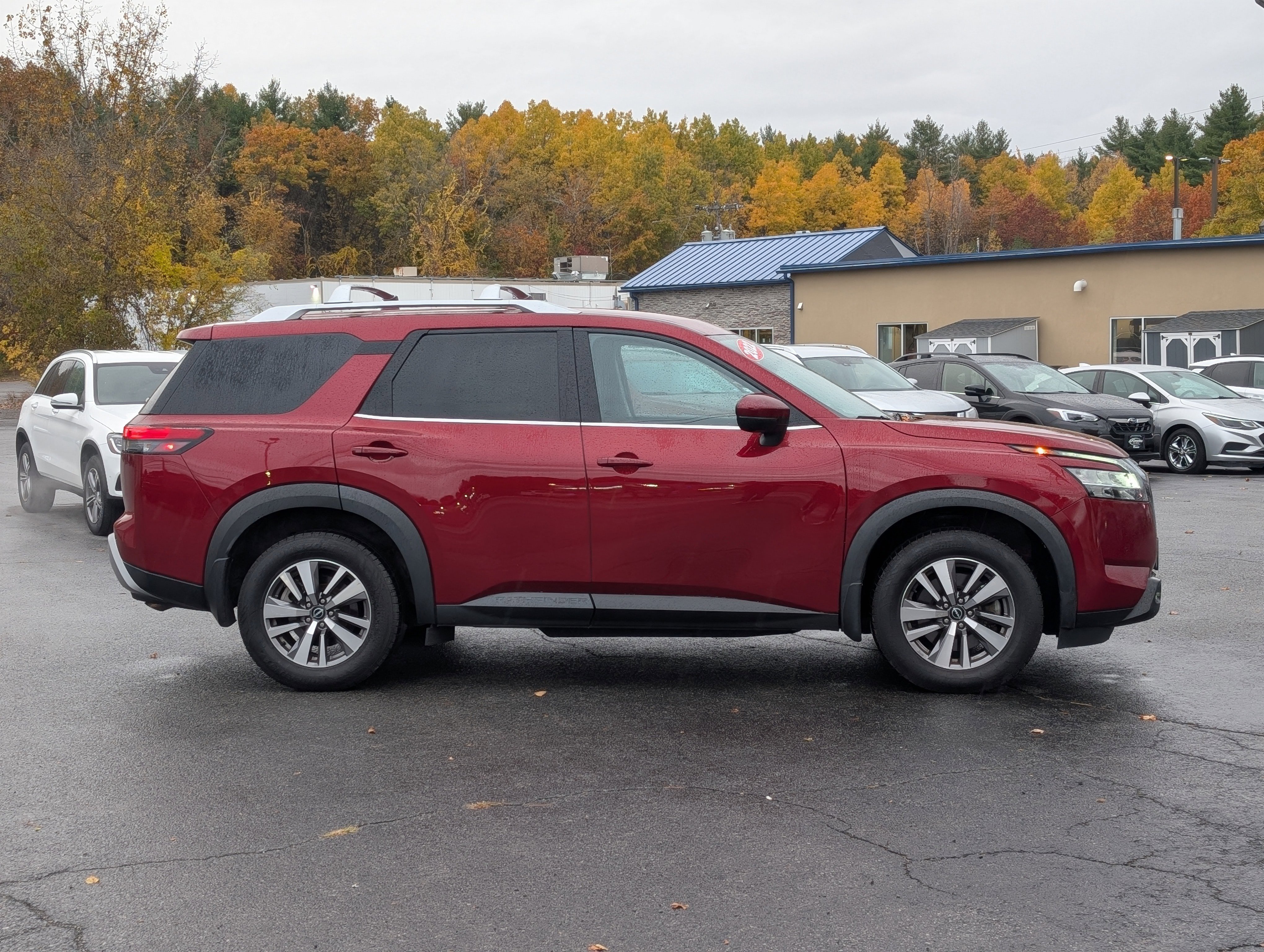 Used 2022 Nissan Pathfinder SL image 12
