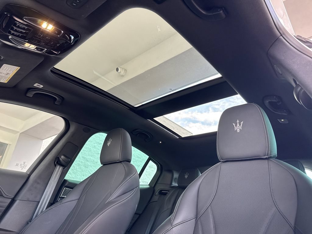 Used 2025 Maserati Grecale Modena AWD/4WD image 24