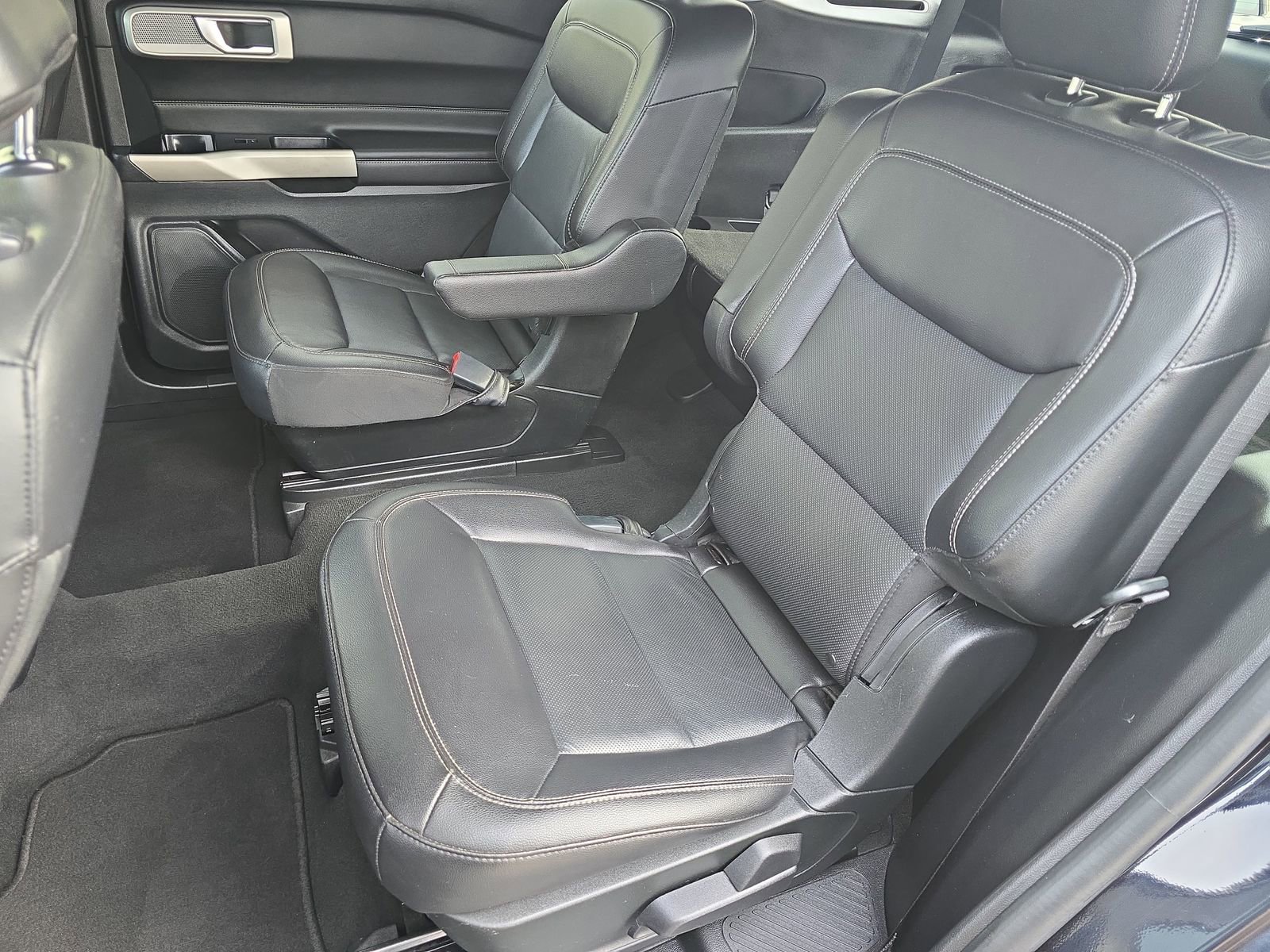 Used 2022 Ford Explorer Limited w/ Equipment Group 301A image 22