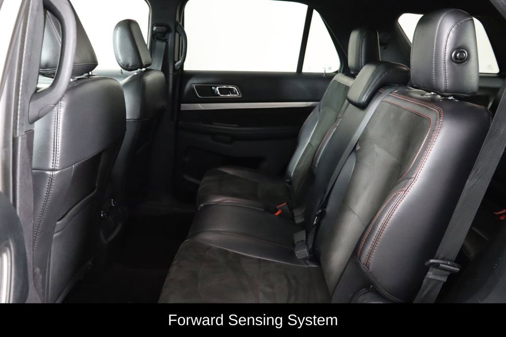 Used 2018 Ford Explorer XLT w/ Equipment Group 202A image 17