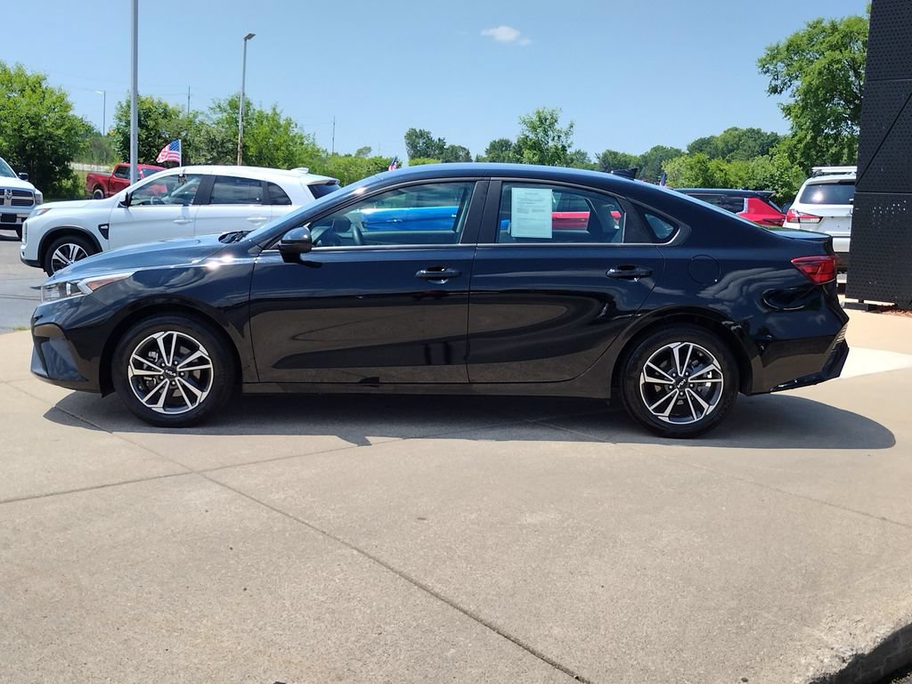 Used 2023 Kia Forte LXS FWD image 16