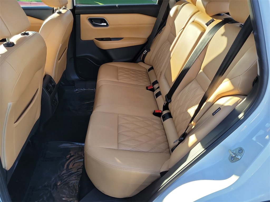 Used 2022 Nissan Rogue Platinum w/ Head-Up Display Package image 22