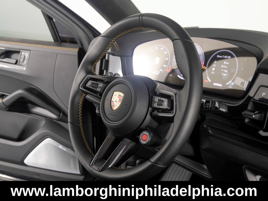 Used 2024 Porsche Cayenne Turbo GT AWD/4WD image 31