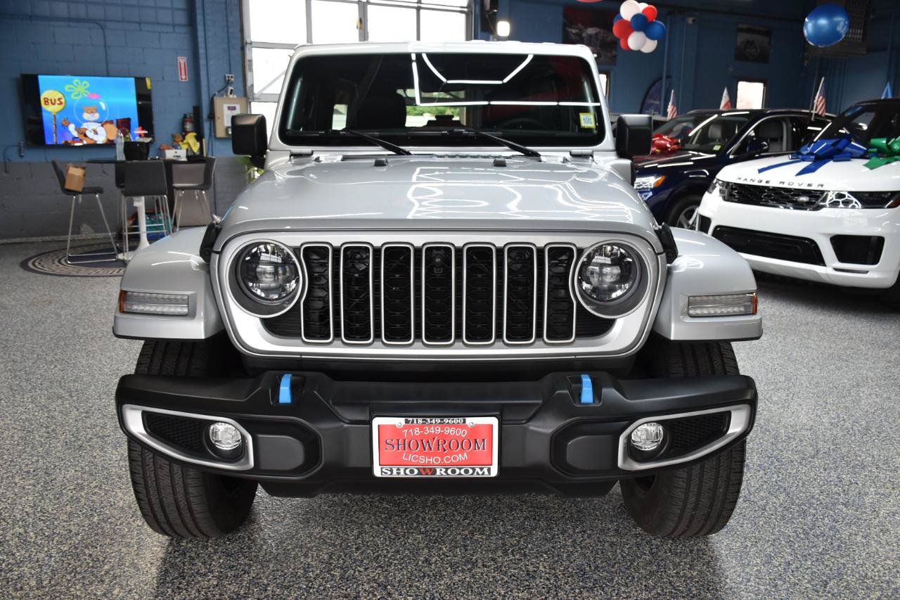 Used 2024 Jeep Wrangler Unlimited Sahara w/ Technology Group AWD/4WD image 10