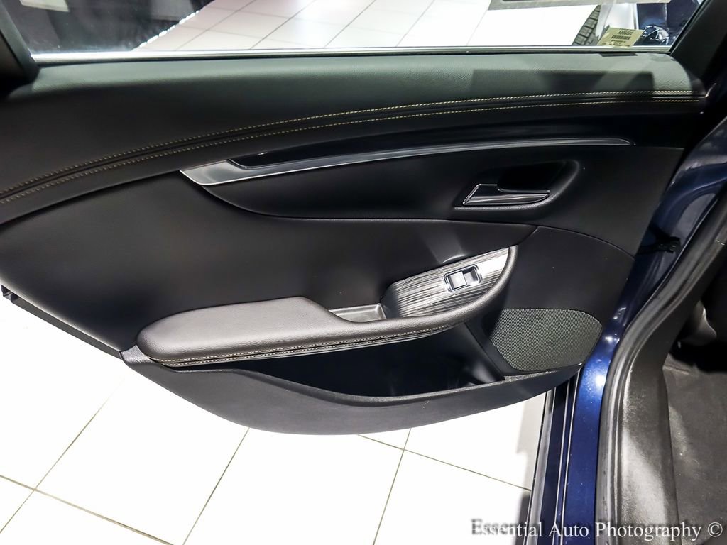 Used 2017 Chevrolet Impala LT w/ Convenience Package image 25