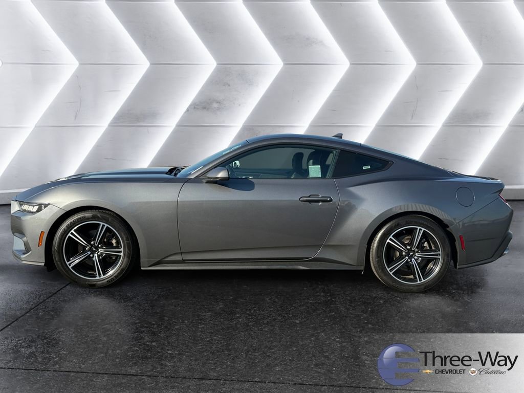 Used 2024 Ford Mustang Coupe image 2