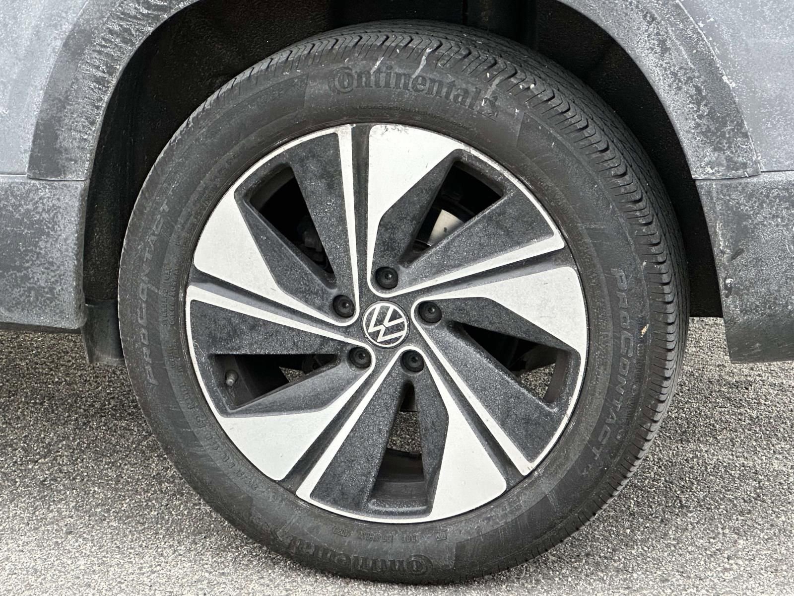 Used 2024 Volkswagen Taos SE w/ Panoramic Sunroof Package image 10