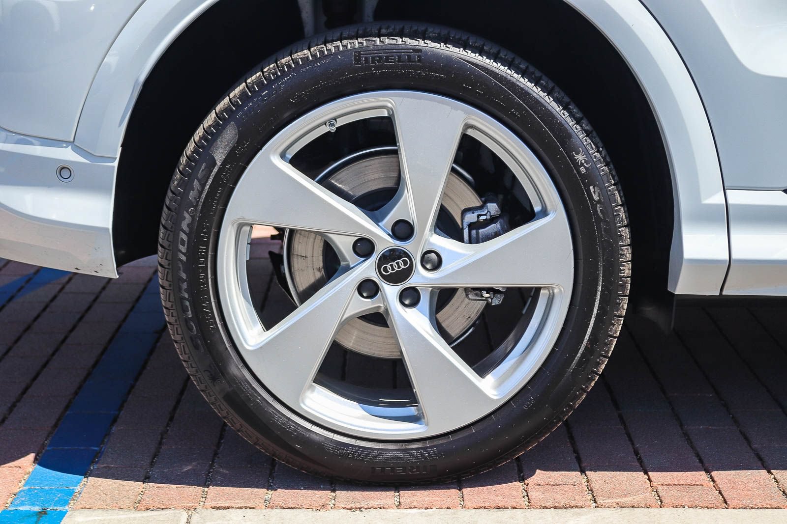 Certified 2025 Audi Q5 Premium AWD/4WD image 8