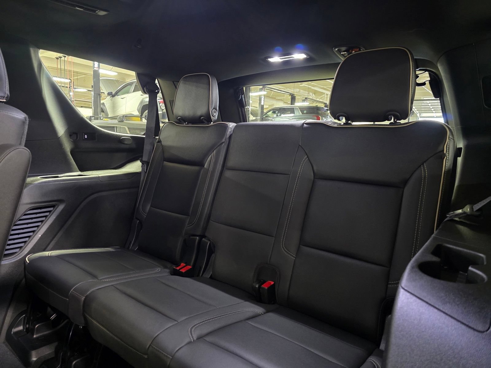 Used 2023 Chevrolet Tahoe Premier AWD/4WD image 15