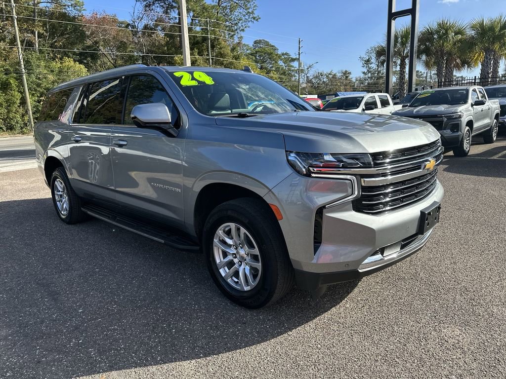 Used 2024 Chevrolet Suburban LT image 10