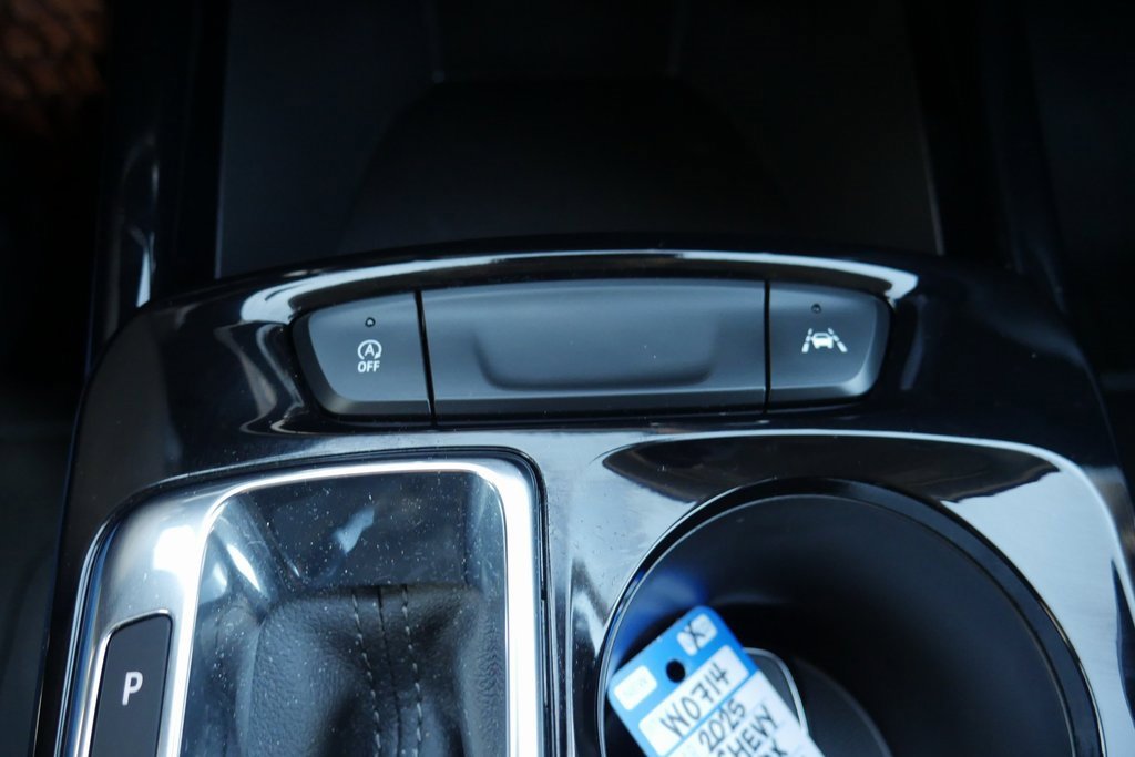 Used 2025 Chevrolet Trax LT w/ Driver Confidence Package image 18