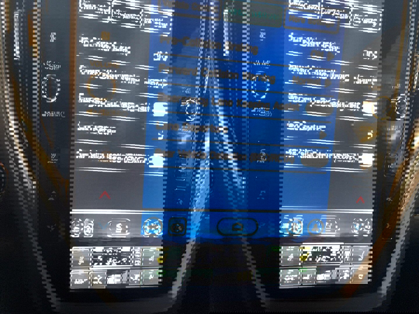 Used 2025 Subaru Forester Limited image 14