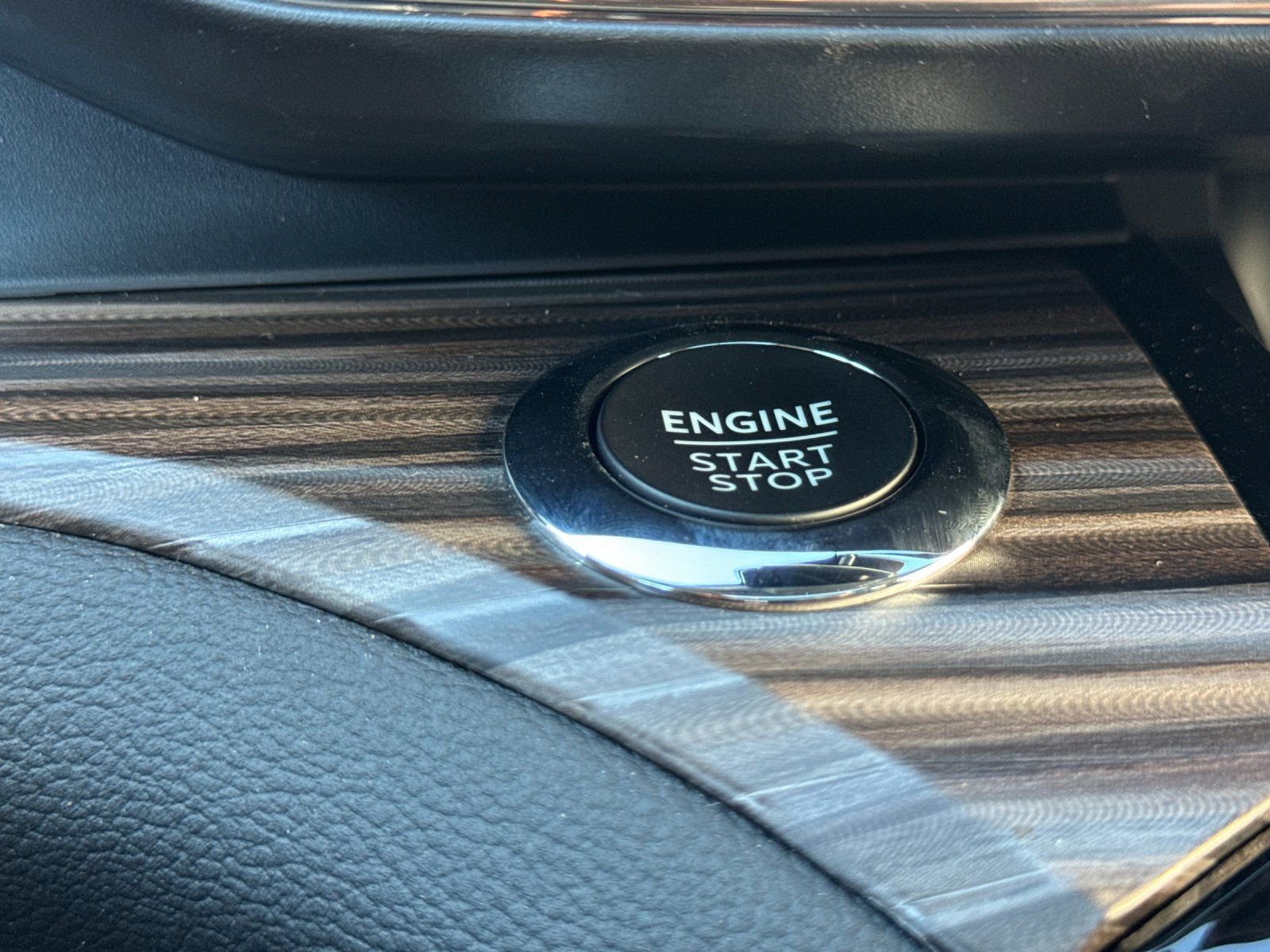 Used 2024 Ford Explorer Limited w/ Equipment Group 301A image 26