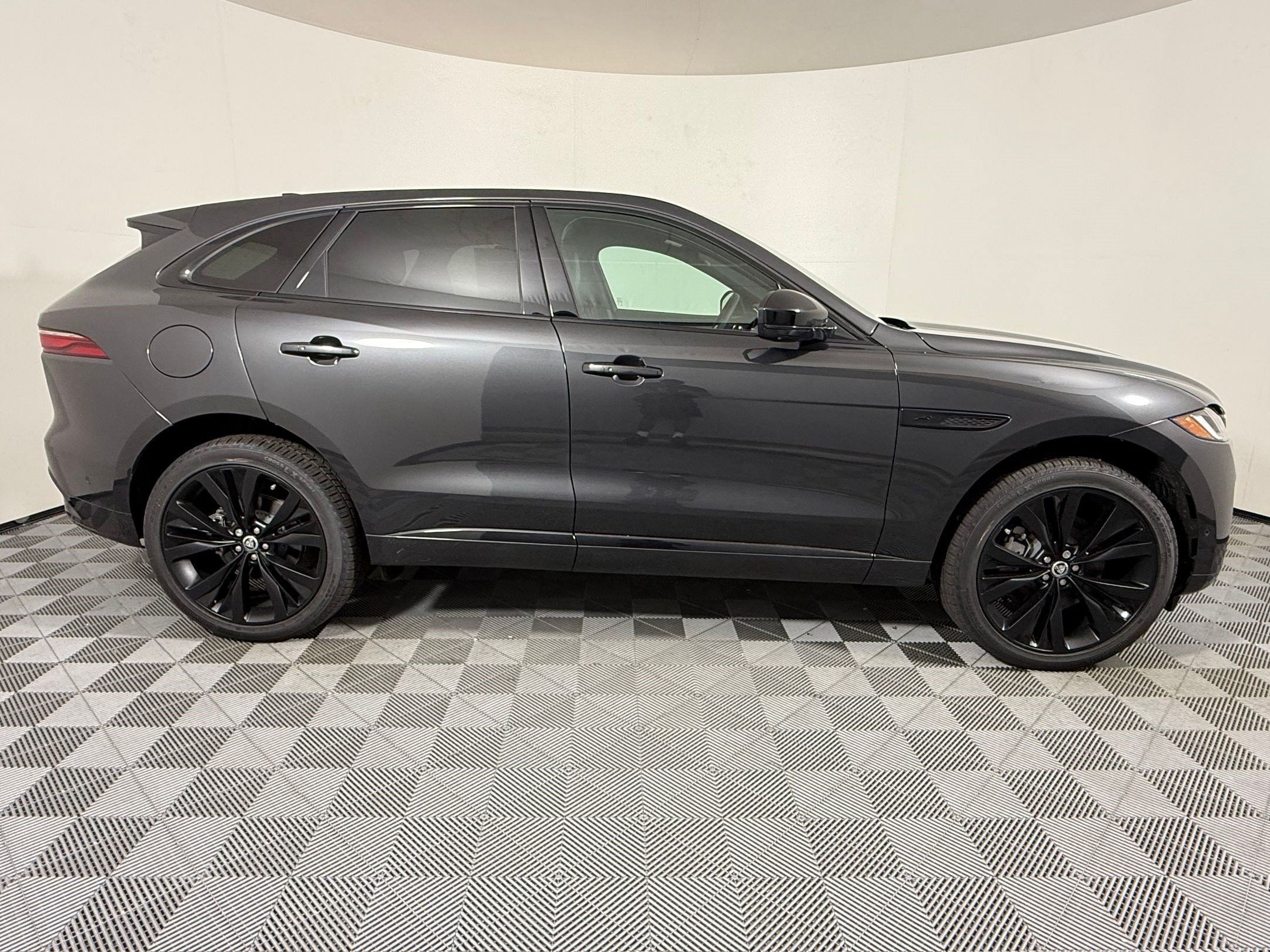 New 2026 Jaguar F-PACE R-Dynamic S AWD/4WD image 8