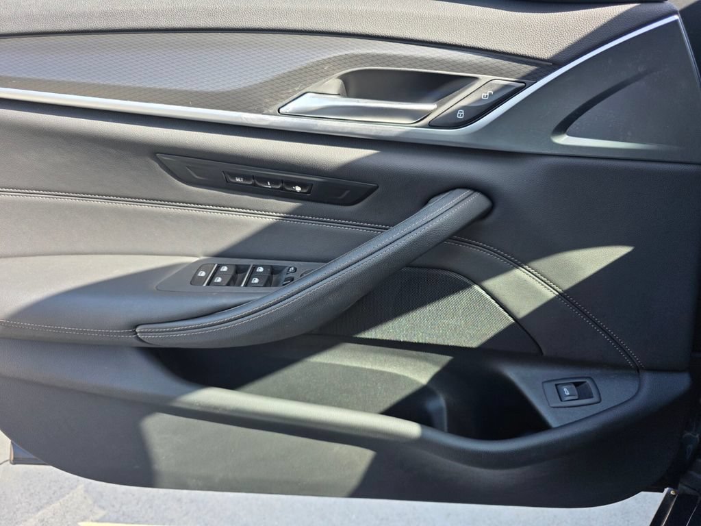 Used 2023 BMW 540i w/ M Sport Package RWD image 25