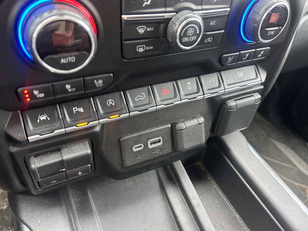 Used 2019 Chevrolet Silverado 1500 High Country AWD/4WD image 17