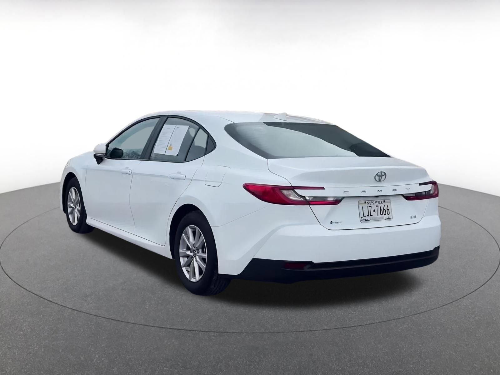 Used 2025 Toyota Camry LE image 11