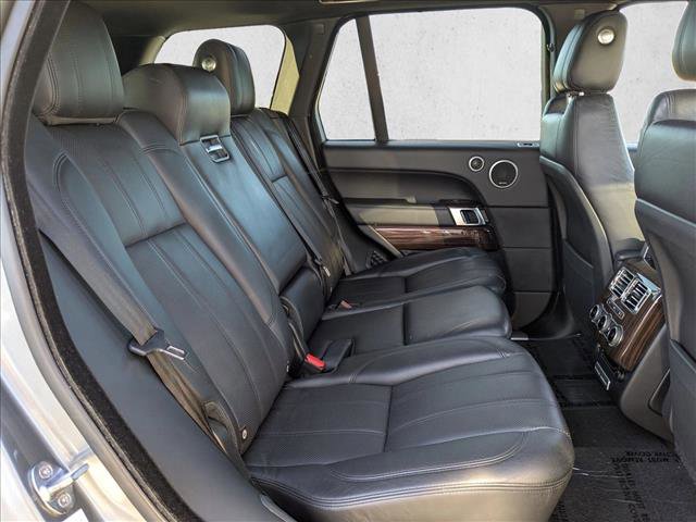 Used 2014 Land Rover Range Rover HSE image 23