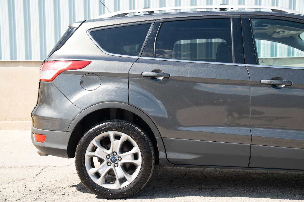 Used 2015 Ford Escape Titanium w/ Equipment Group 301A AWD/4WD image 12