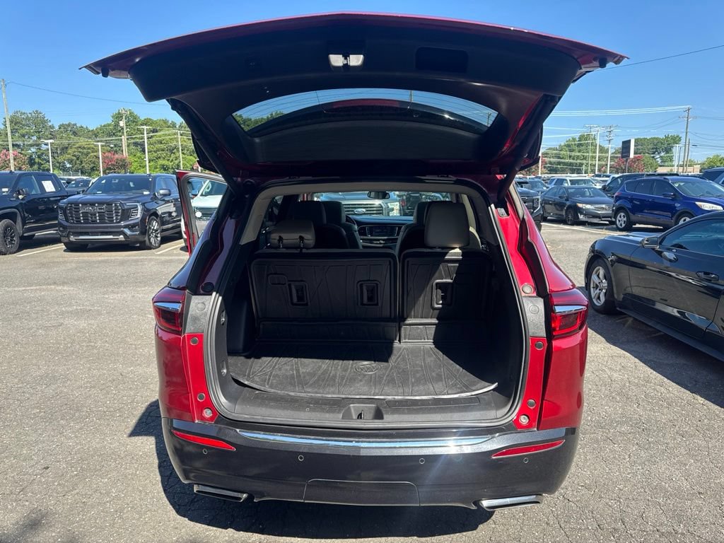 Used 2020 Buick Enclave Premium w/ Sun and Sites Package AWD/4WD image 16