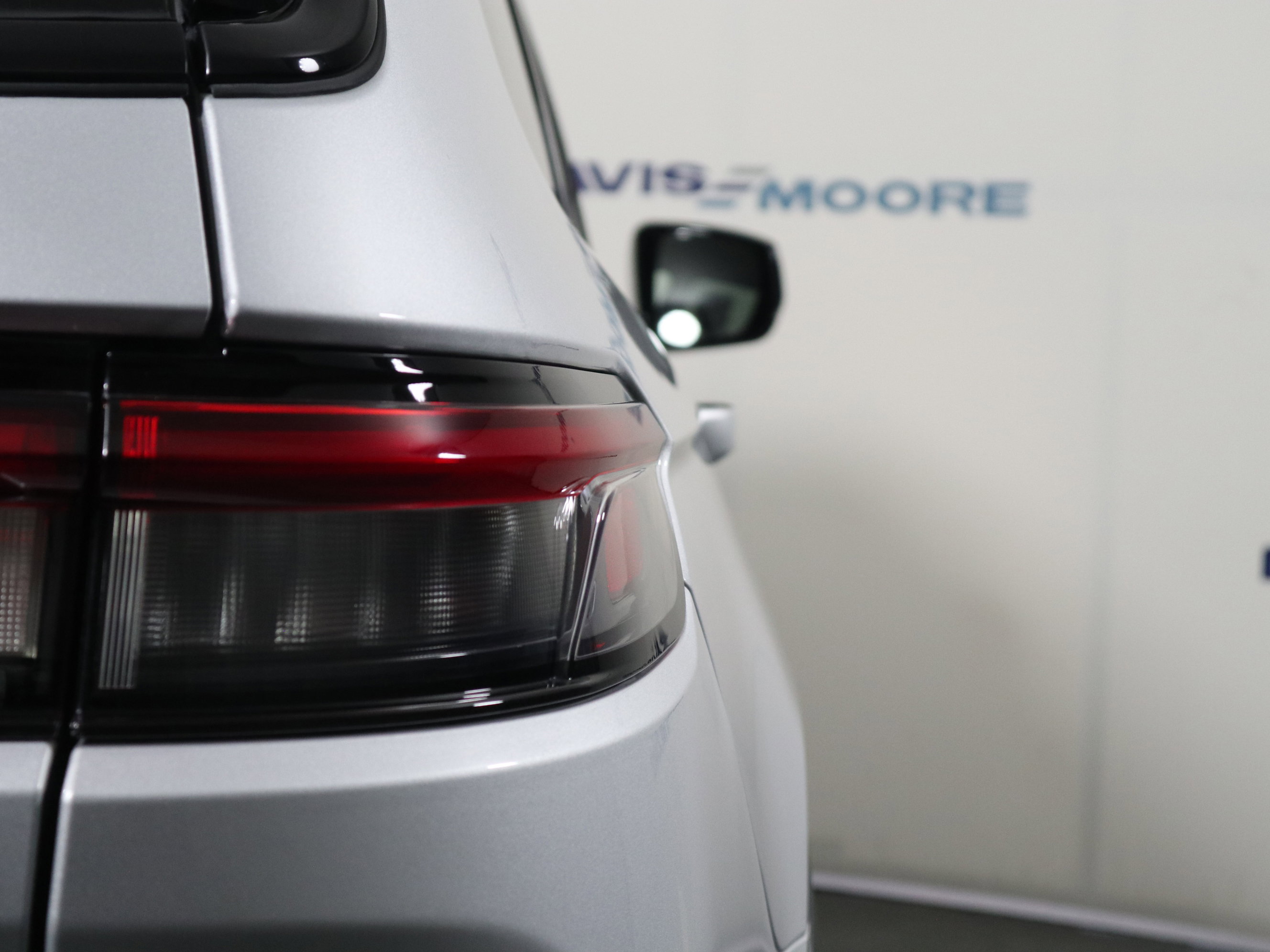 Used 2023 Jeep Grand Cherokee L Laredo AWD/4WD image 6