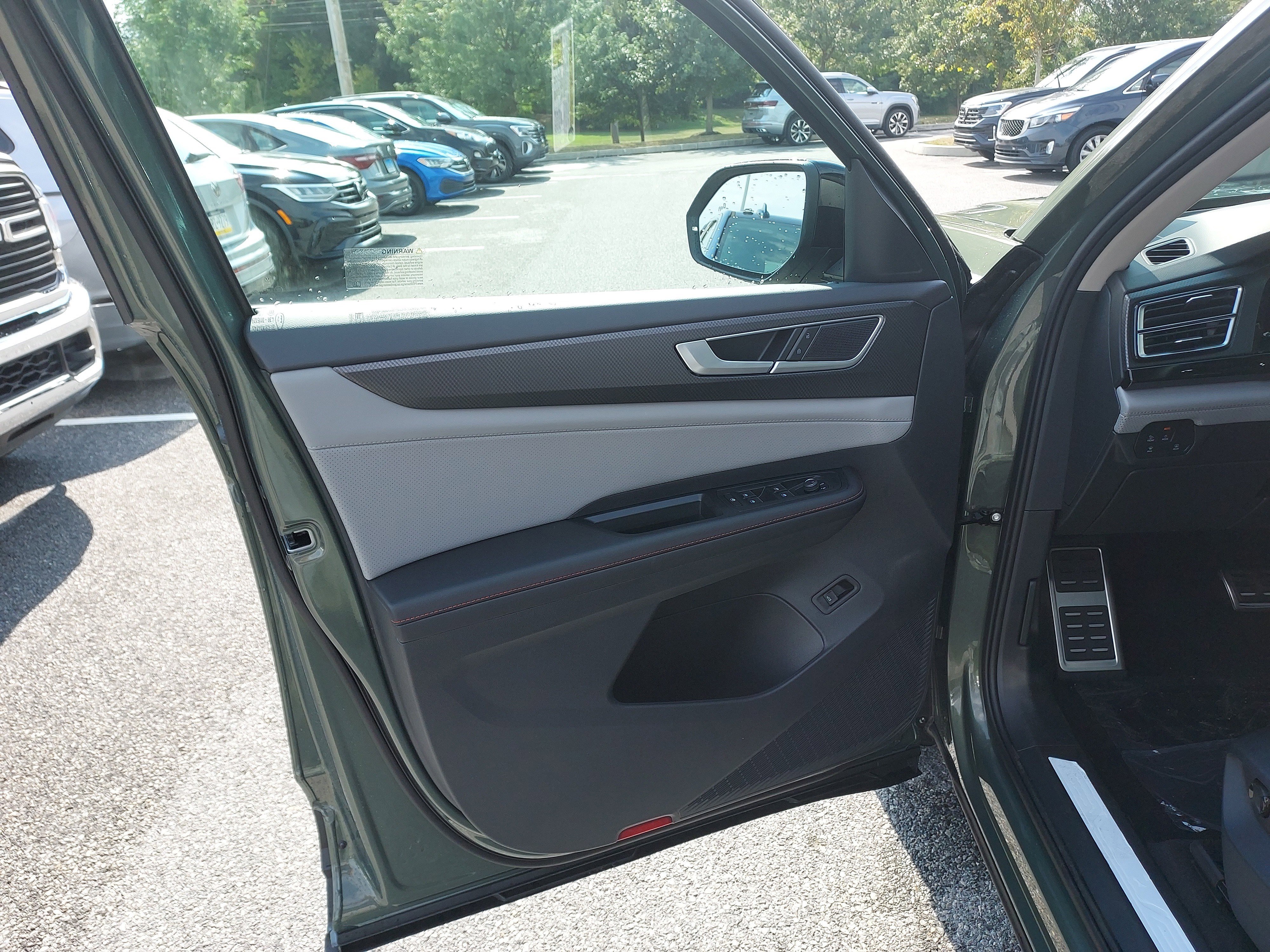 New 2026 Volkswagen Atlas Peak Edition image 12