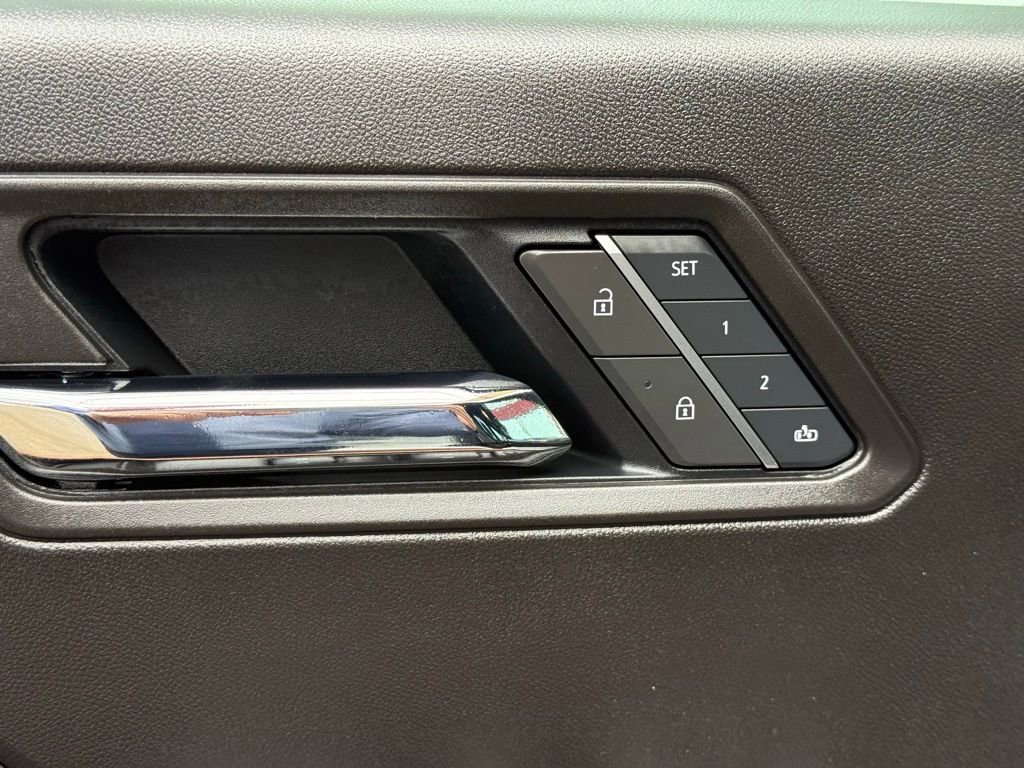 Used 2023 GMC Canyon AT4 w/ AT4 Premium Package image 16