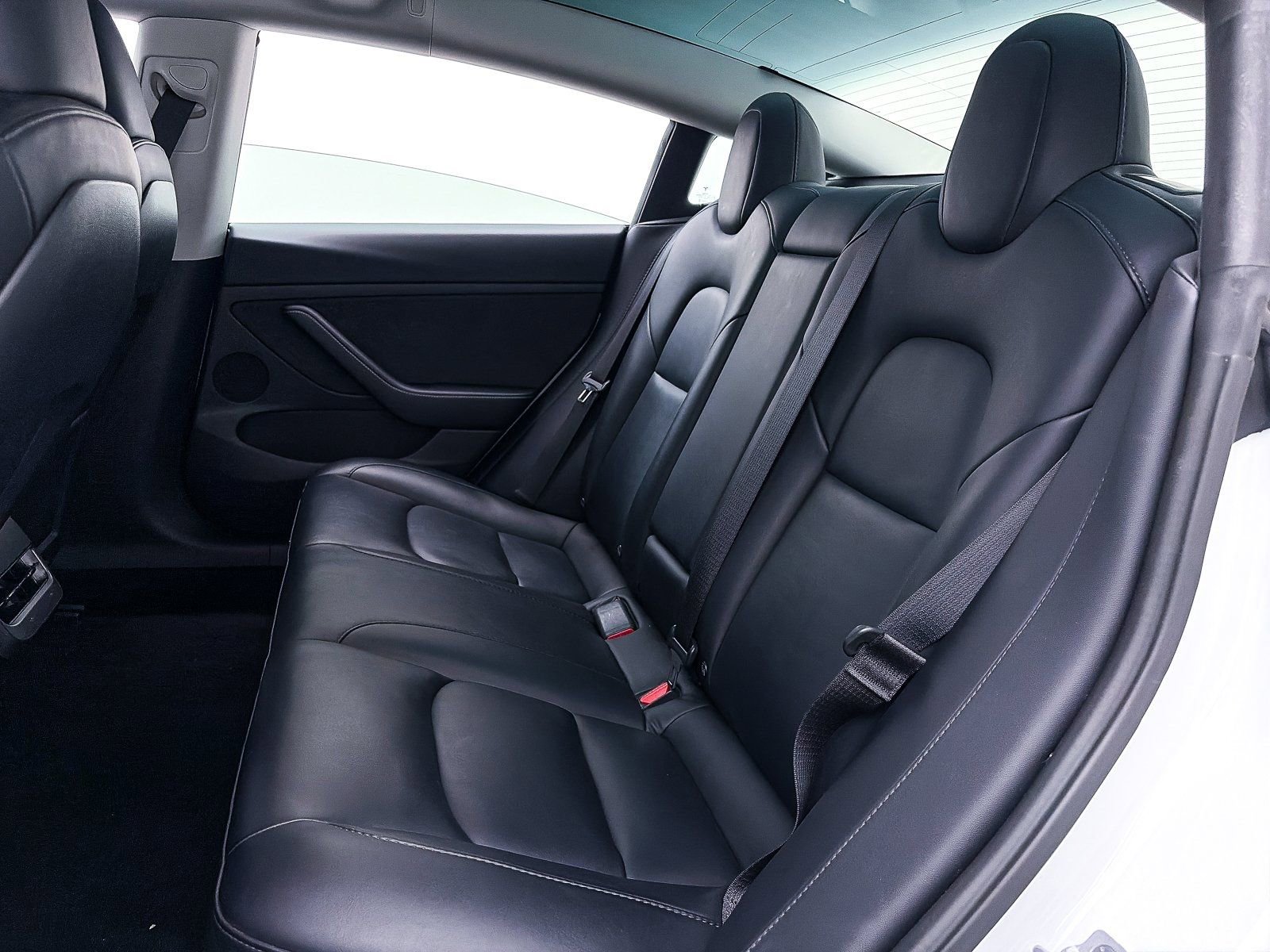 Used 2023 Tesla Model 3 Standard Range image 32