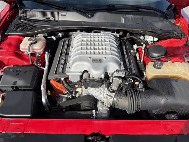 Used 2016 Dodge Challenger SRT Hellcat RWD image 2