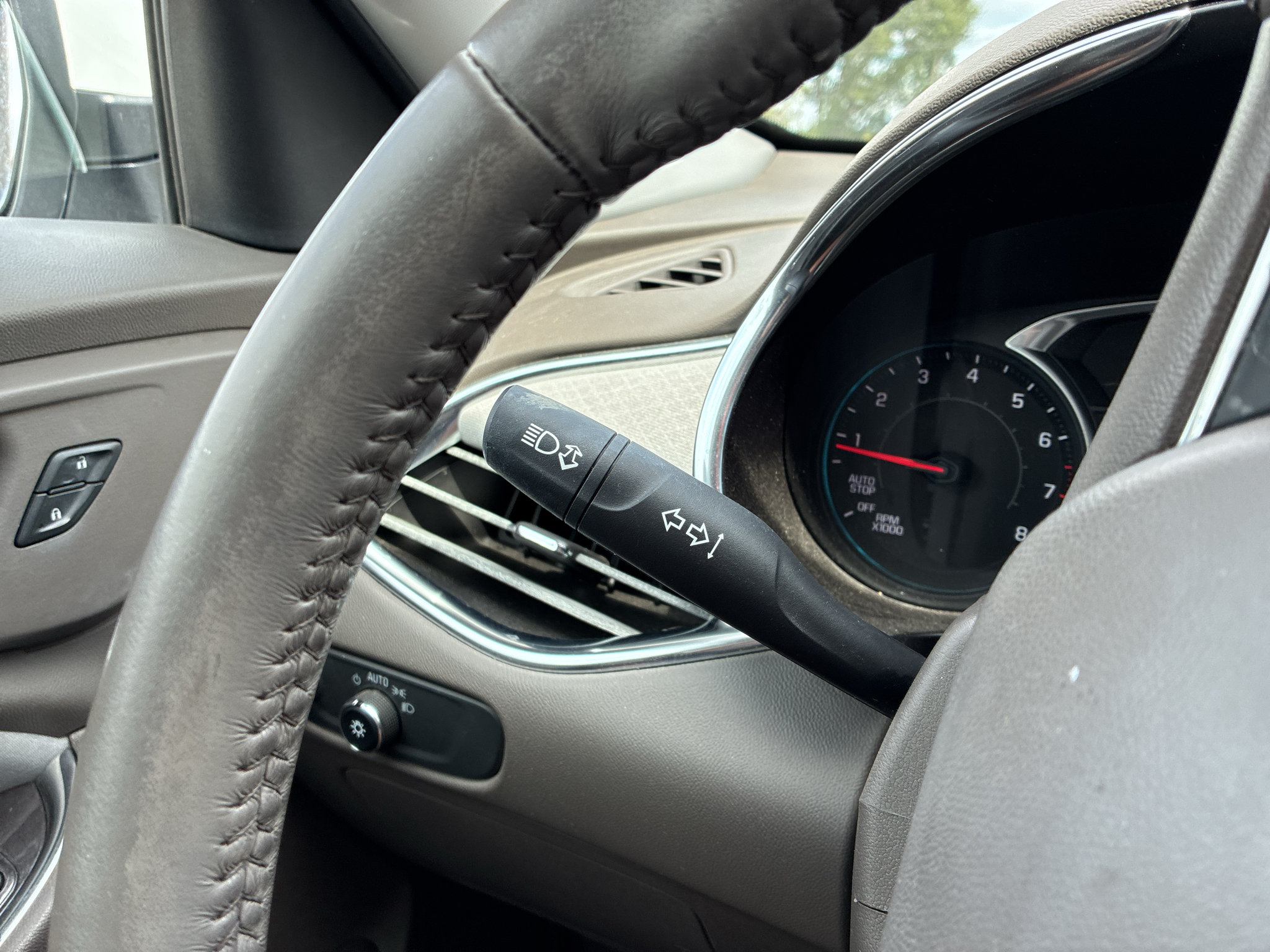 Used 2018 Chevrolet Malibu LT FWD image 25