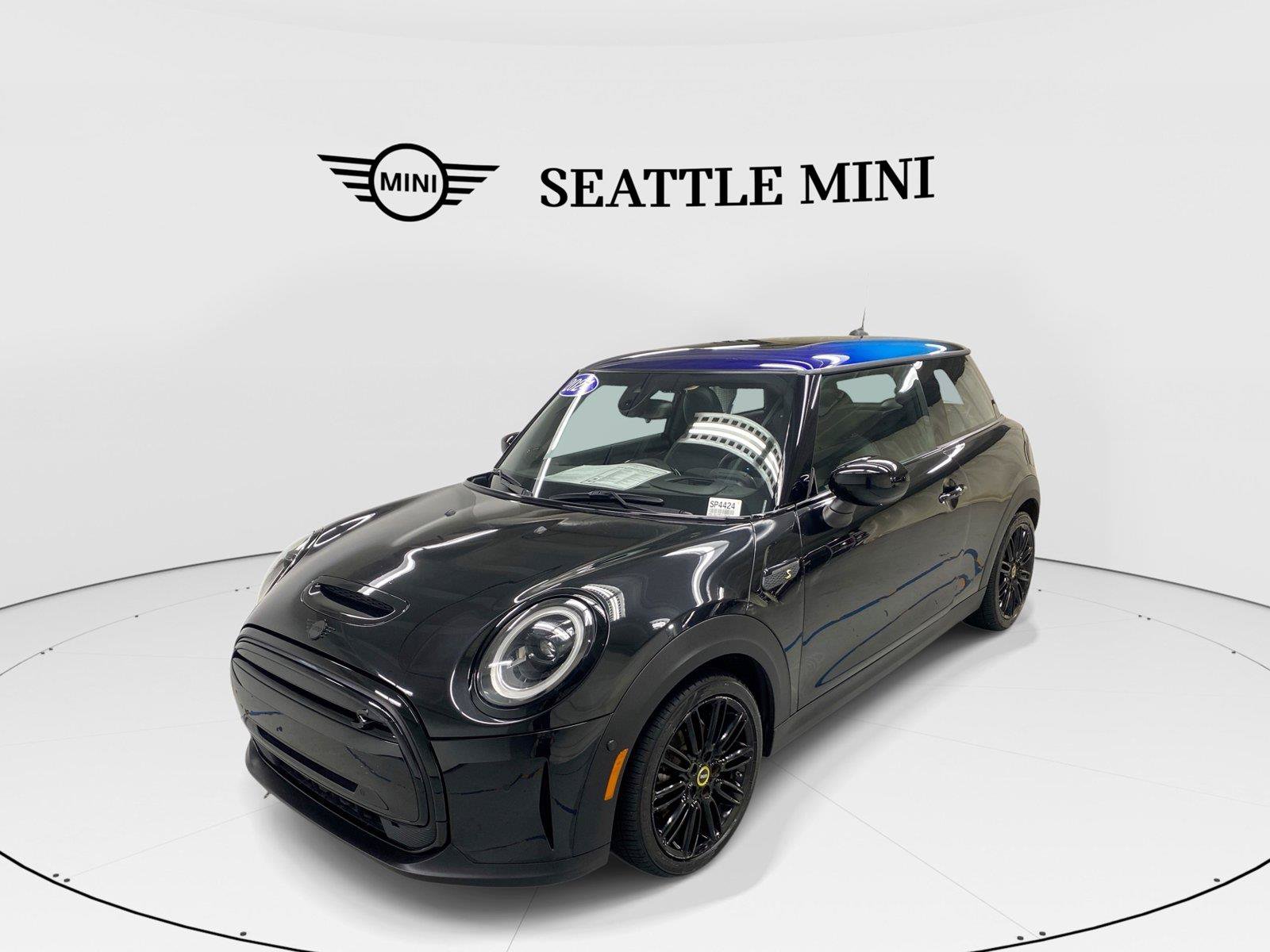 Used 2024 MINI Cooper SE FWD image 1