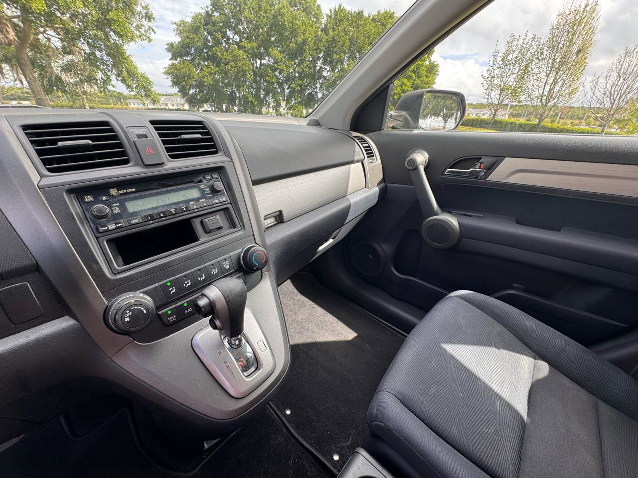 Used 2011 Honda CR-V LX image 25